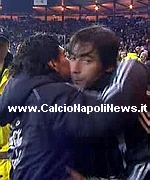 Maradona bacia Lavezzi a fine gara